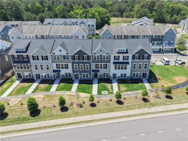 109 Bracewell LN, Yorktown, VA 23692