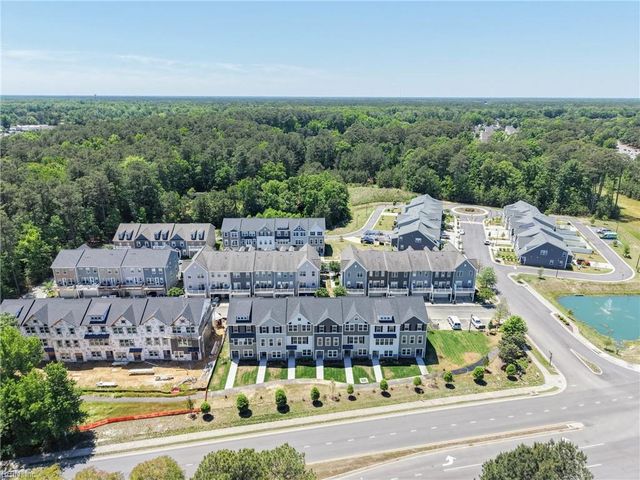 109 Bracewell LN, Yorktown, VA 23692