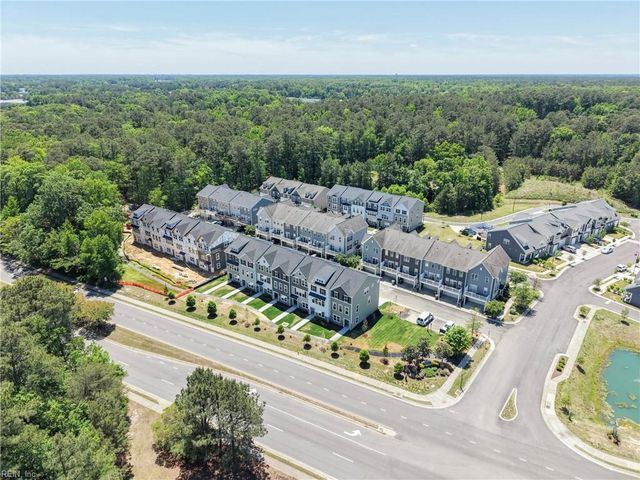 109 Bracewell LN, Yorktown, VA 23692