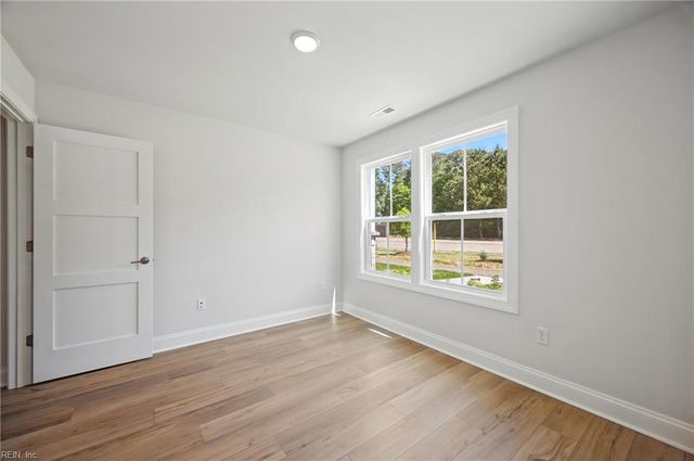 109 Bracewell LN, Yorktown, VA 23692