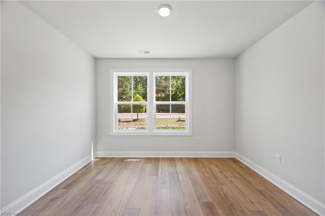 109 Bracewell LN, Yorktown, VA 23692