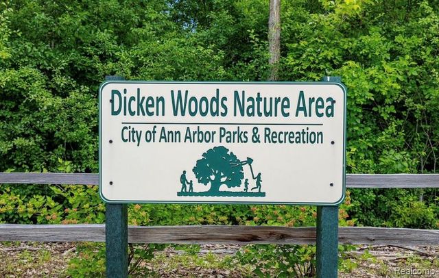1506 Dicken Drive, Ann Arbor, MI 48103