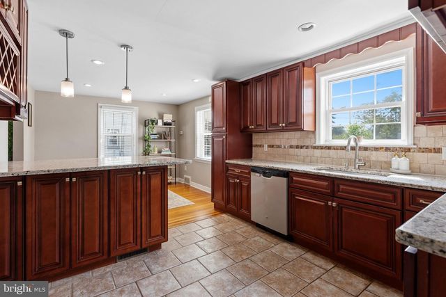 461 SUMMIT AVE, Philadelphia, PA 19128
