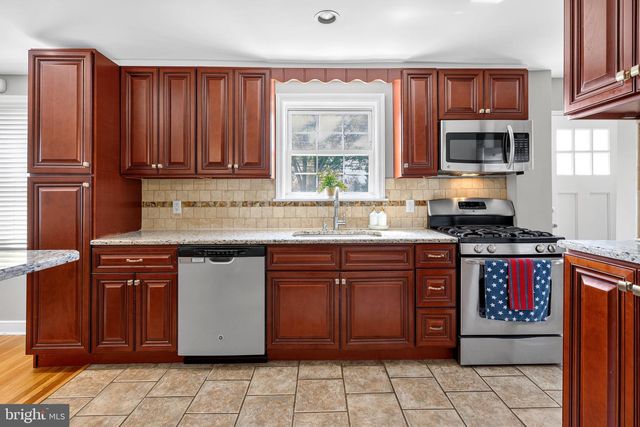 461 SUMMIT AVE, Philadelphia, PA 19128