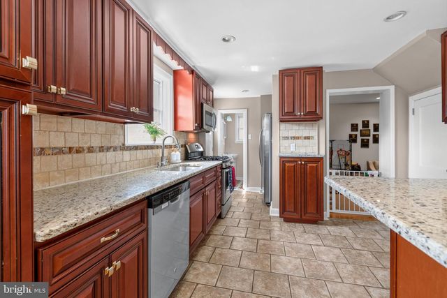 461 SUMMIT AVE, Philadelphia, PA 19128
