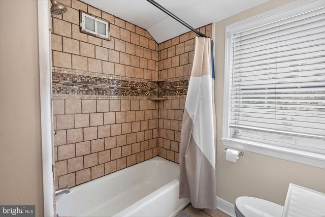 461 SUMMIT AVE, Philadelphia, PA 19128