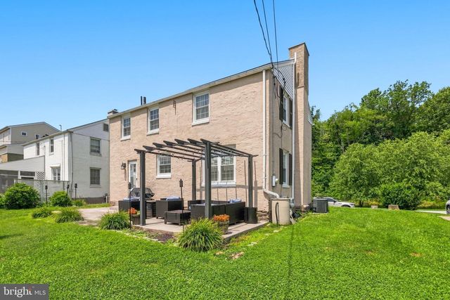 461 SUMMIT AVE, Philadelphia, PA 19128