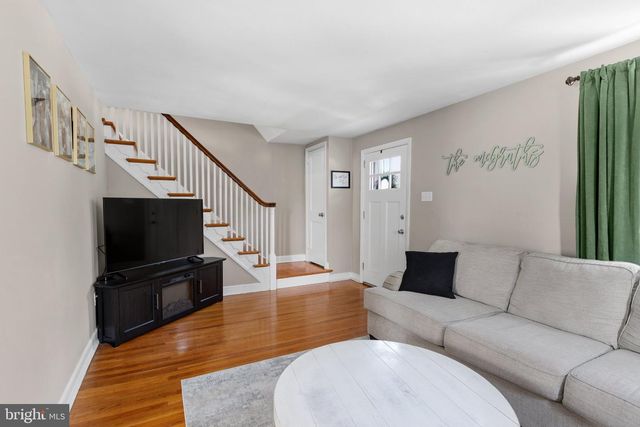 461 SUMMIT AVE, Philadelphia, PA 19128