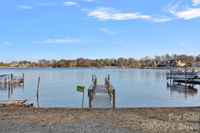 21307 Island Forest Drive, Cornelius, NC 28031