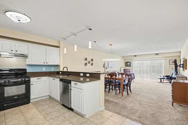 2104 Country Club Drive, St. Clair Shores, MI 48082