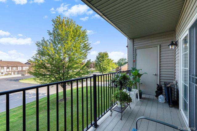 2104 Country Club Drive, St. Clair Shores, MI 48082