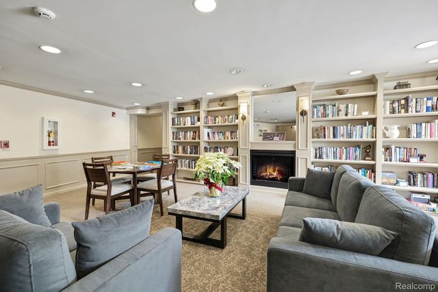 2104 Country Club Drive, St. Clair Shores, MI 48082