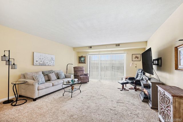 2104 Country Club Drive, St. Clair Shores, MI 48082