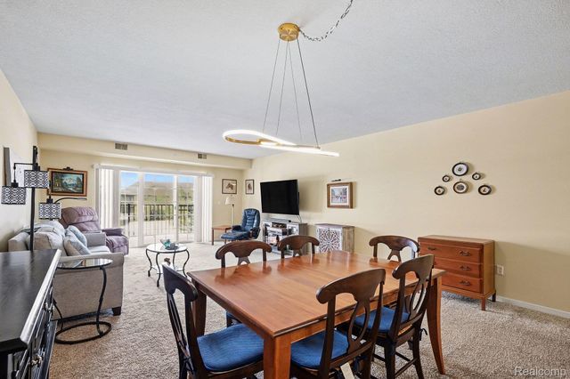2104 Country Club Drive, St. Clair Shores, MI 48082