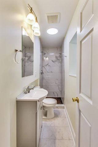 819 S Carpenter Street 1F, Chicago, IL 60607