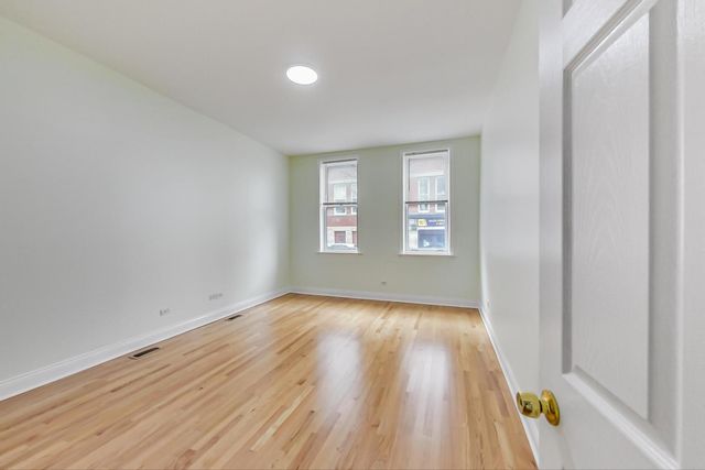 819 S Carpenter Street 1F, Chicago, IL 60607