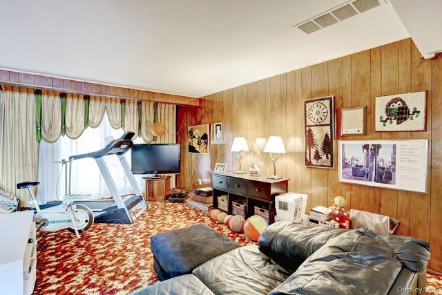 4 Crabapple Court, Monsey, NY 10952