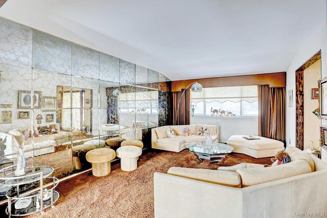 4 Crabapple Court, Monsey, NY 10952