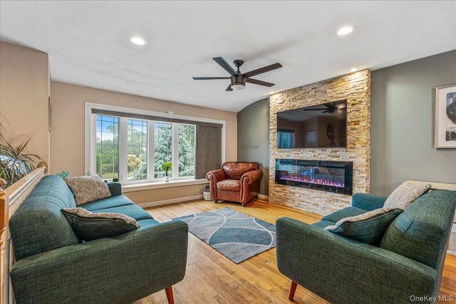 194 Missouri Avenue, Bay Shore, NY 11706