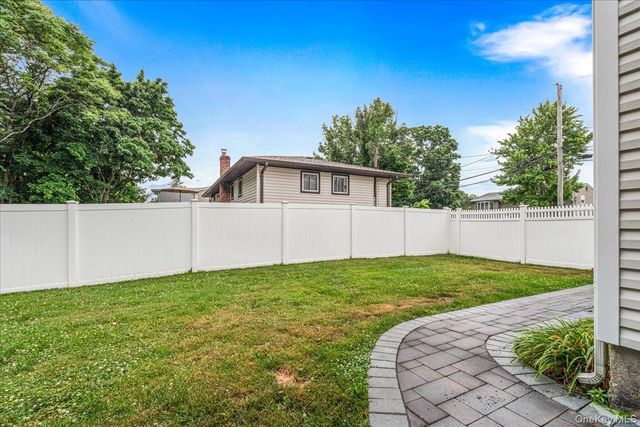 194 Missouri Avenue, Bay Shore, NY 11706