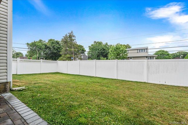 194 Missouri Avenue, Bay Shore, NY 11706