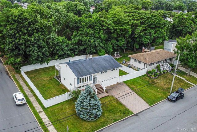 194 Missouri Avenue, Bay Shore, NY 11706