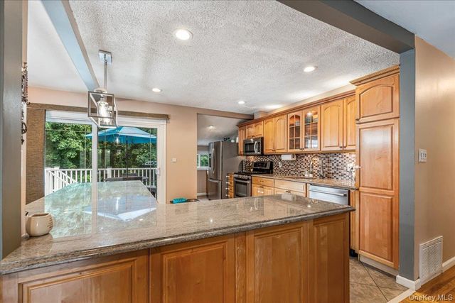194 Missouri Avenue, Bay Shore, NY 11706