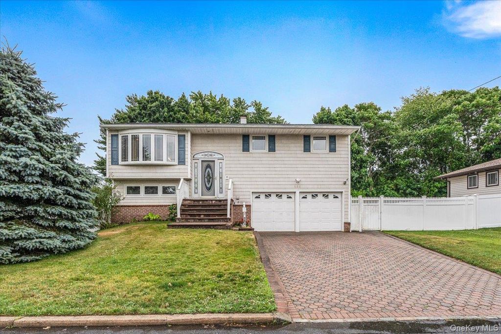 194 Missouri Avenue, Bay Shore, NY 11706