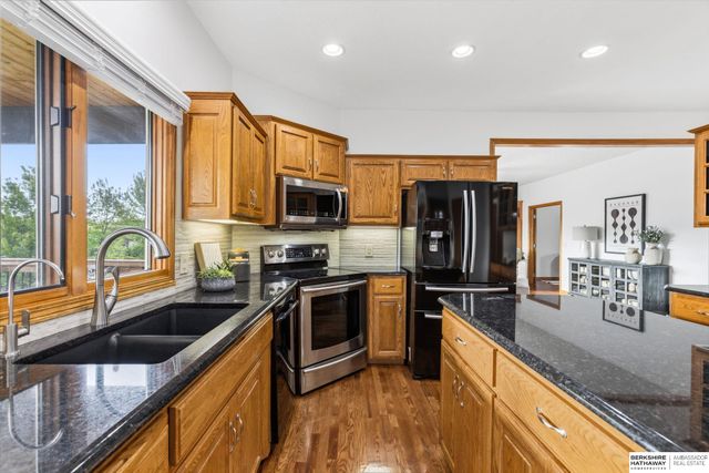 1420 S 176th Street, Omaha, NE 68130