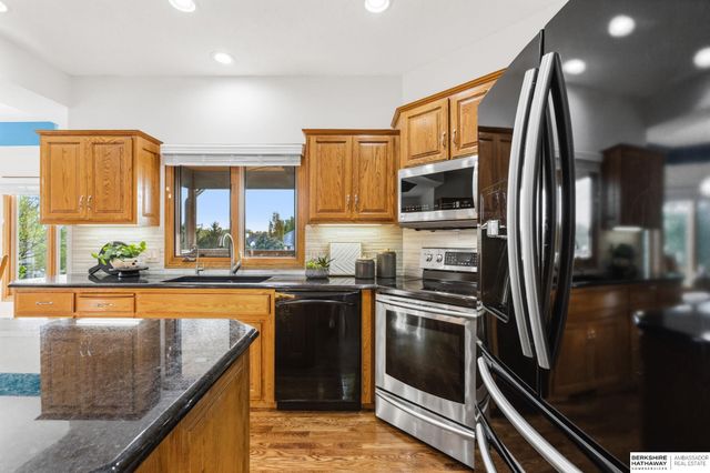 1420 S 176th Street, Omaha, NE 68130