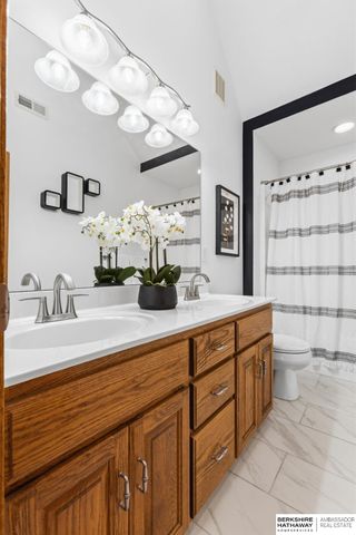 1420 S 176th Street, Omaha, NE 68130