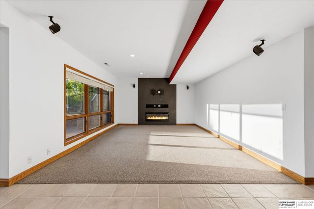 1420 S 176th Street, Omaha, NE 68130