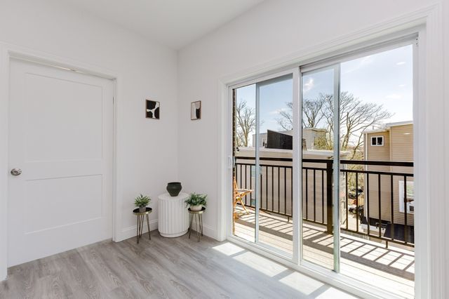 92-94 George St 202, Boston, MA 02119