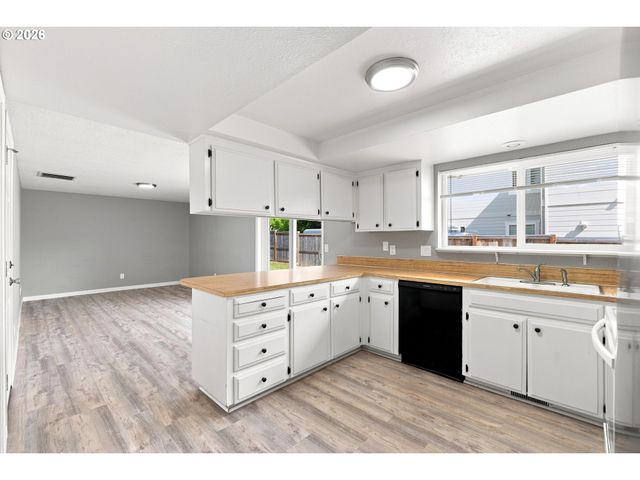 5990 Sw 170TH Ave, Beaverton, OR 97007