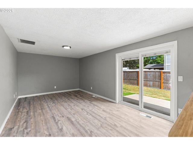 5990 Sw 170TH Ave, Beaverton, OR 97007