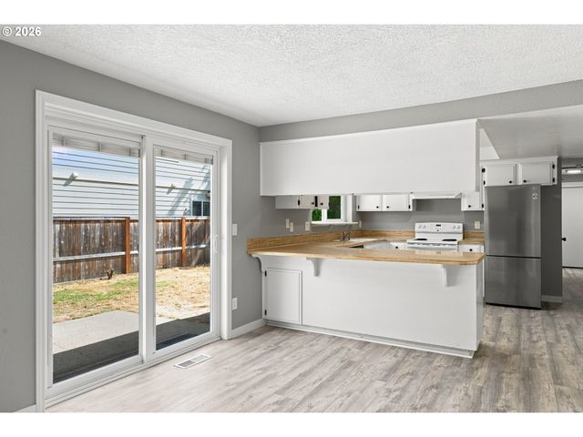 5990 Sw 170TH Ave, Beaverton, OR 97007