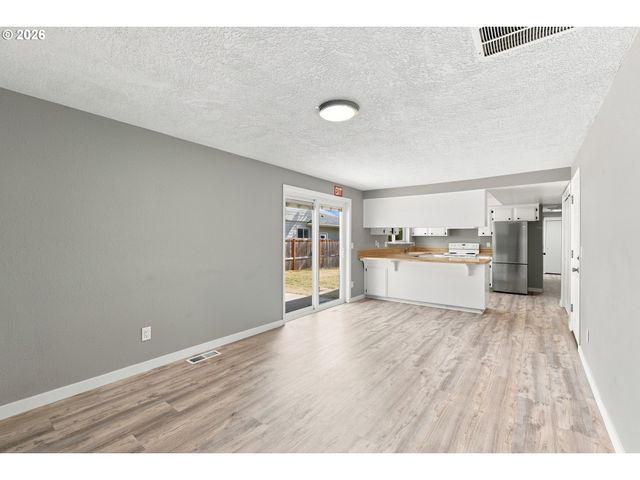 5990 Sw 170TH Ave, Beaverton, OR 97007