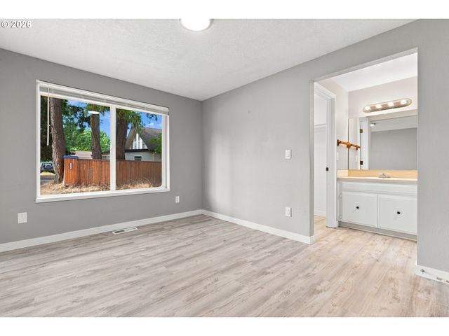5990 Sw 170TH Ave, Beaverton, OR 97007