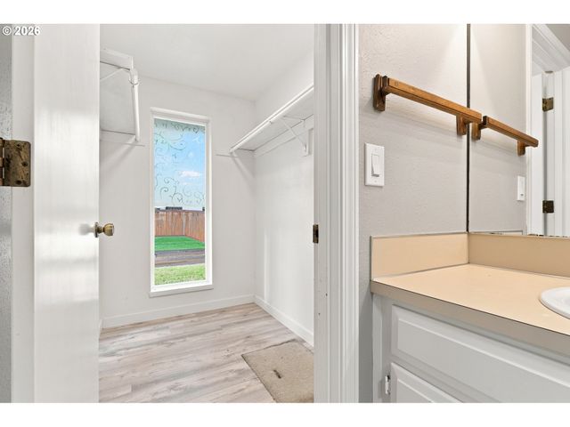 5990 Sw 170TH Ave, Beaverton, OR 97007