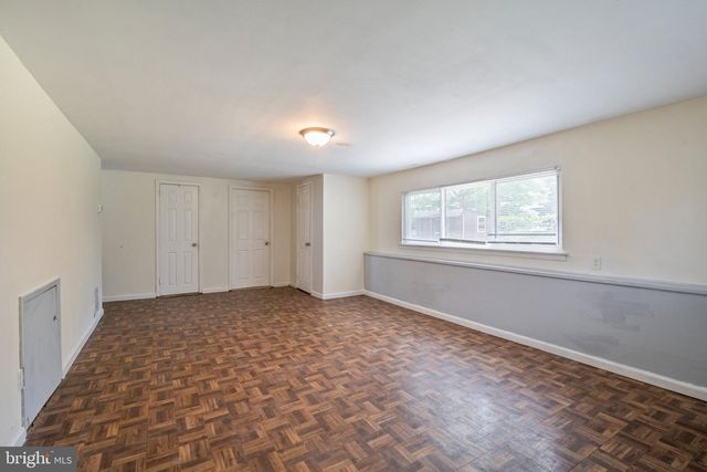 14 LANDON DR, Bordentown, NJ 08505