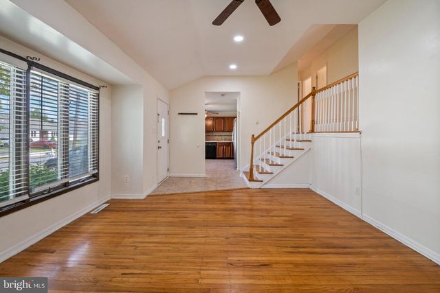 14 LANDON DR, Bordentown, NJ 08505