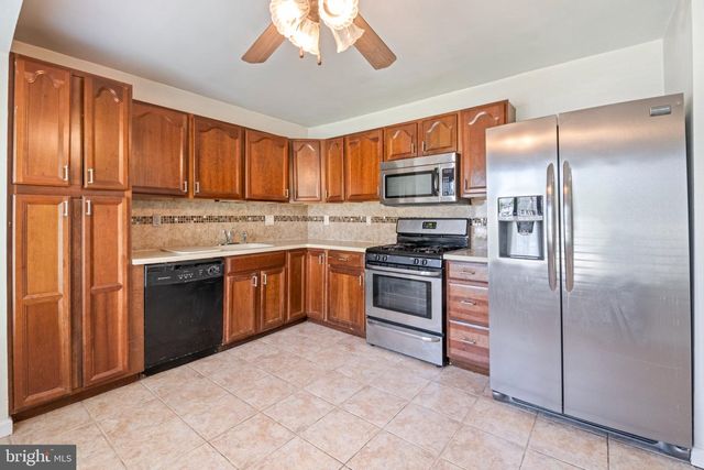 14 LANDON DR, Bordentown, NJ 08505