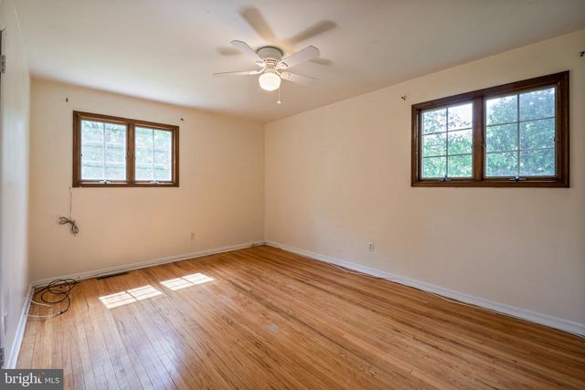 14 LANDON DR, Bordentown, NJ 08505
