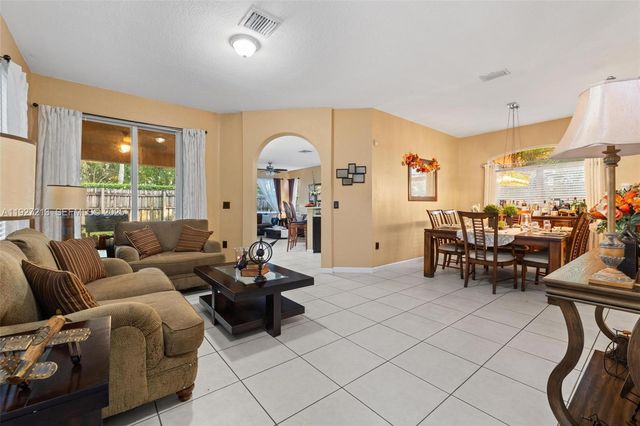 2281 NE 37th Rd 2281, Homestead, FL 33033