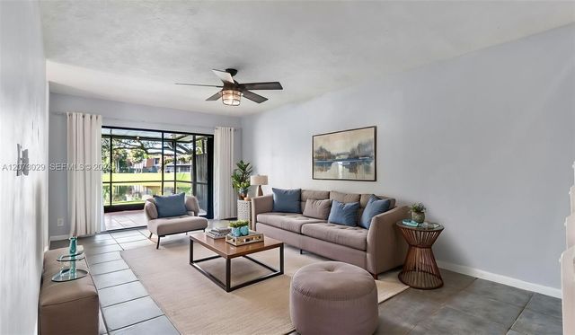 11112 N Harmony Lake Circle, Davie, FL 33324