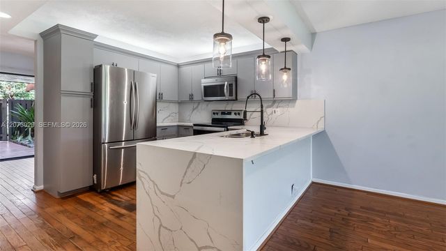 11112 N Harmony Lake Circle, Davie, FL 33324