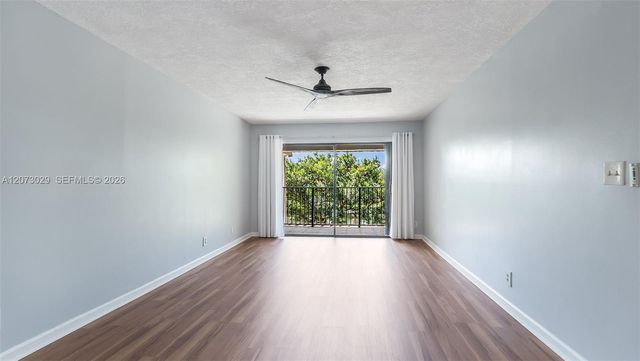 11112 N Harmony Lake Circle, Davie, FL 33324