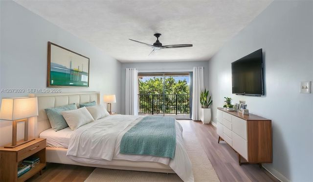 11112 N Harmony Lake Circle, Davie, FL 33324