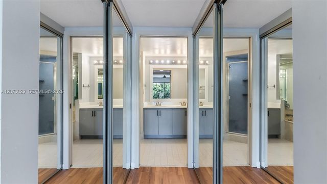 11112 N Harmony Lake Circle, Davie, FL 33324
