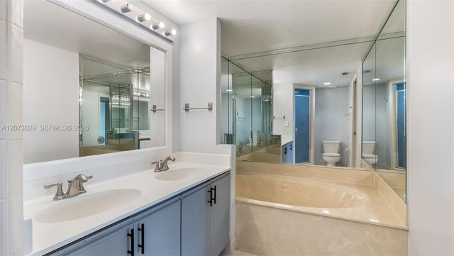11112 N Harmony Lake Circle, Davie, FL 33324